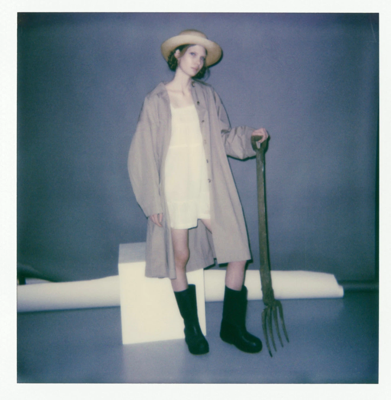 Vintage kläder ELLE 2020 stor beige skjorta