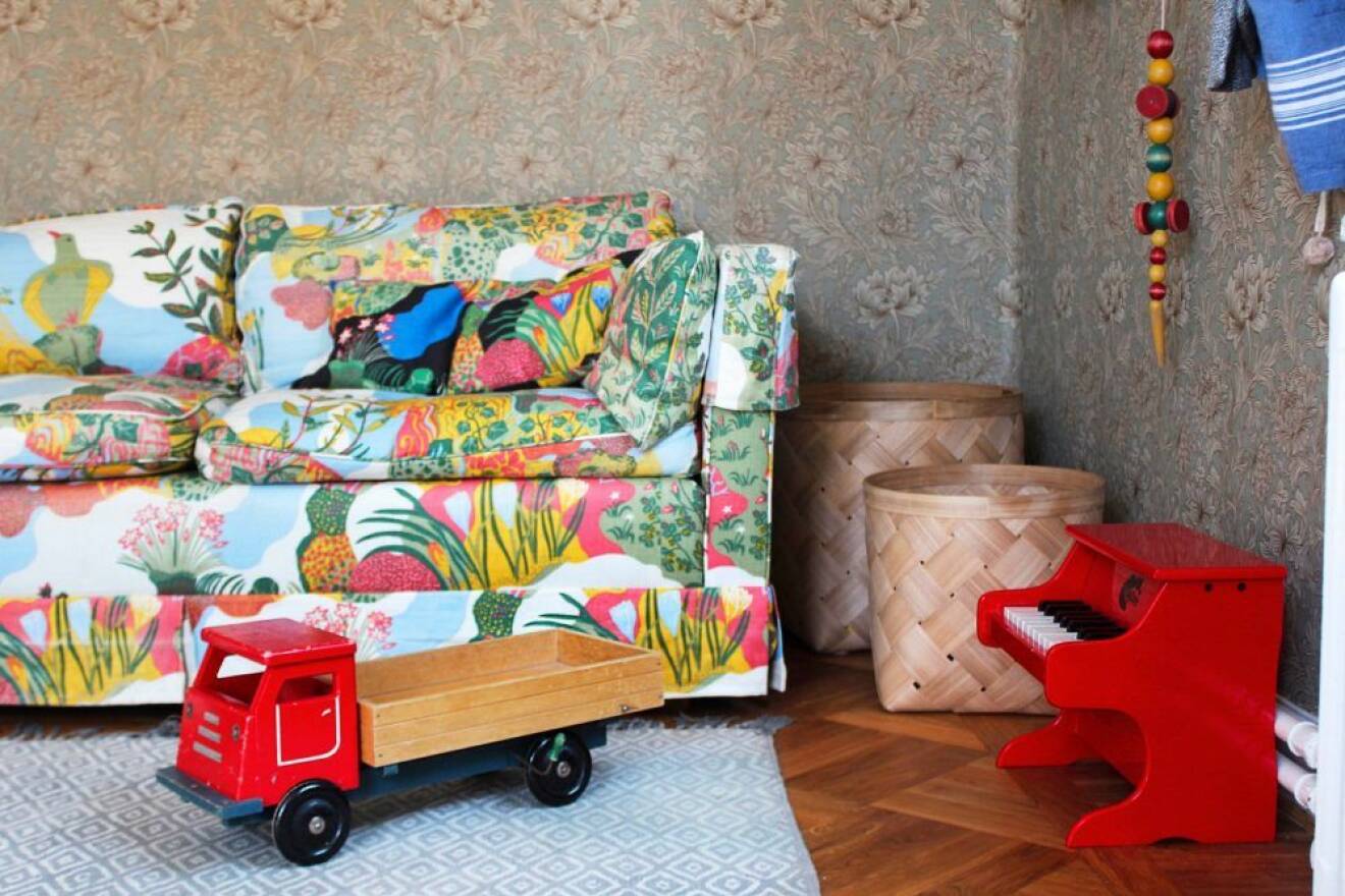 Blommig Josef Frank-soffa