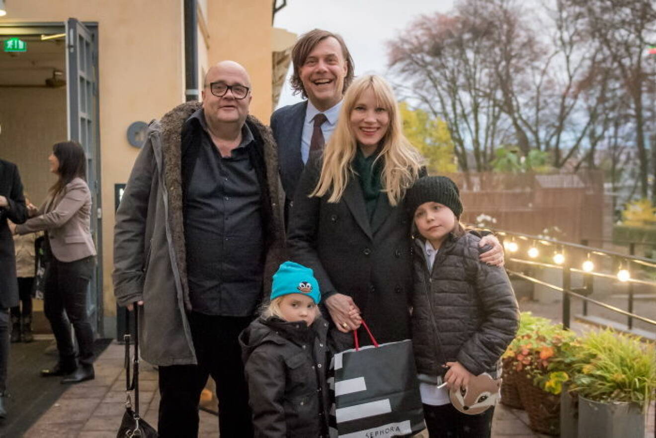 Moa Gammel med familj och Jonas Andersson från Wild Horses Productions.