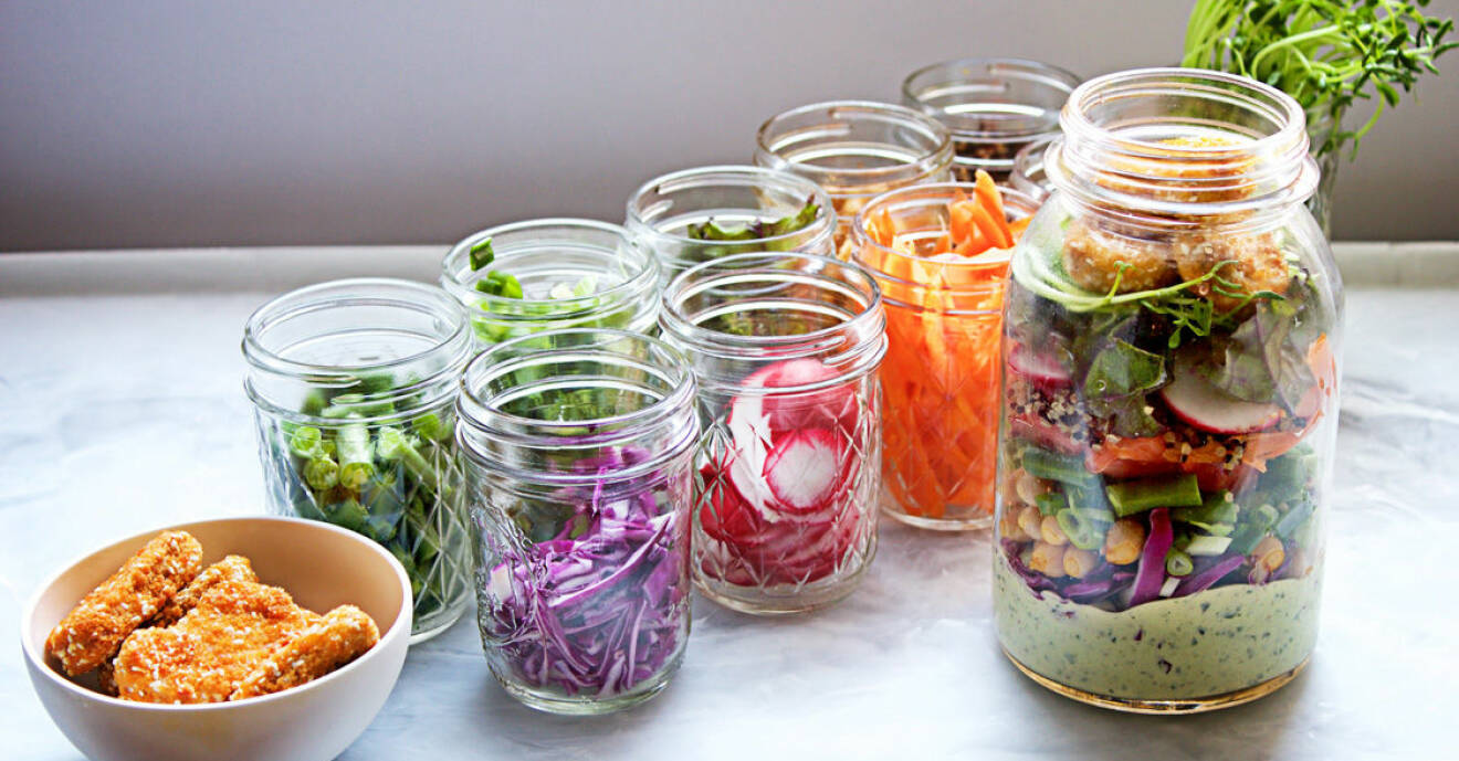 Salad in a jar, eller sallad i en burk.