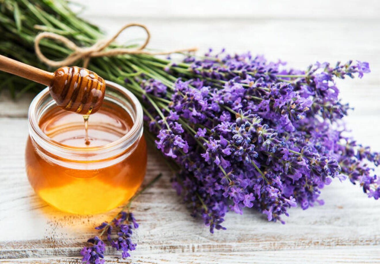 Testa att smaksätta honung med lavendel. 