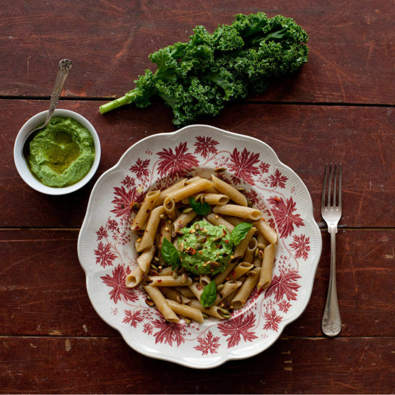 Pasta med broccoli- och grönkålspesto. Foto och recept: Siri Barje.