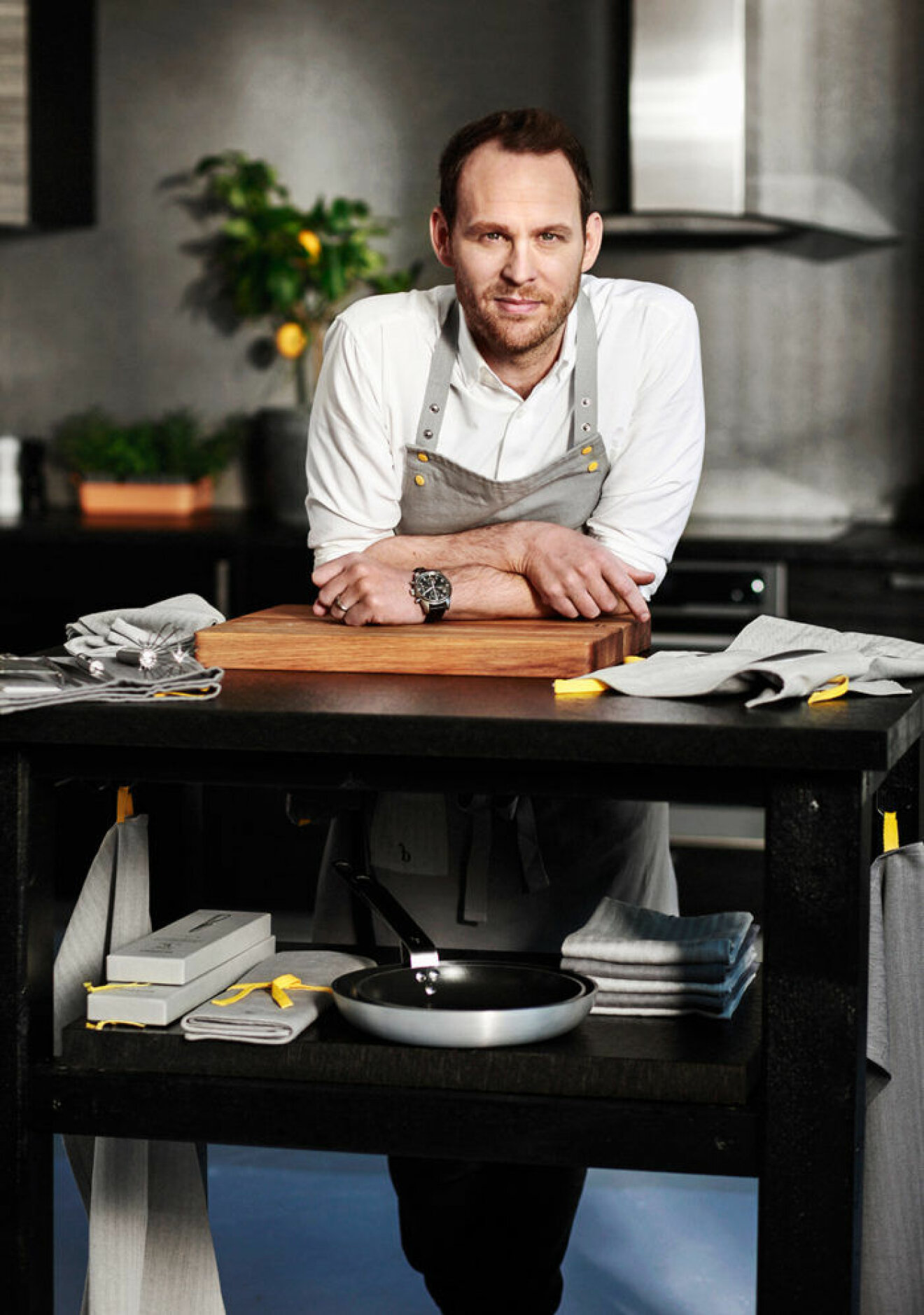 Björn Frantzén har valt ut köksprodukter i samarbete med Åhléns.