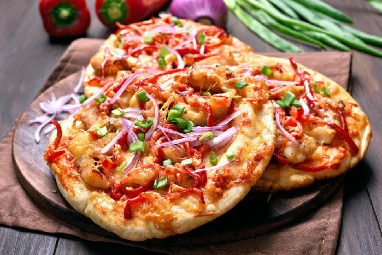 Pizza på naanbröd. Foto: Shutterstock