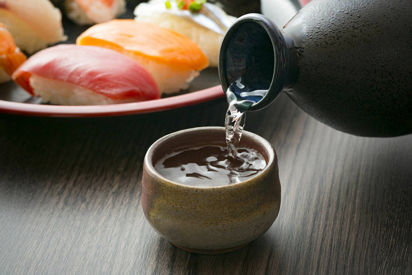 Sake passar bra till sushi. Foto: Shutterstock