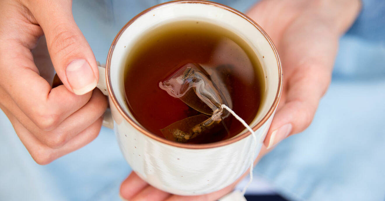 Värm ditt te i mikrovågsugnen!