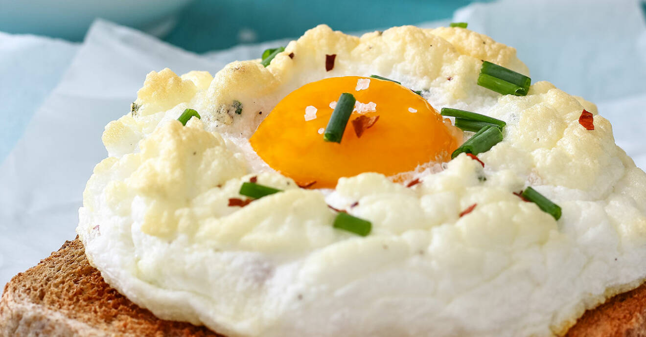 Har du testat att göra ägg i moln, eller "cloud eggs"?