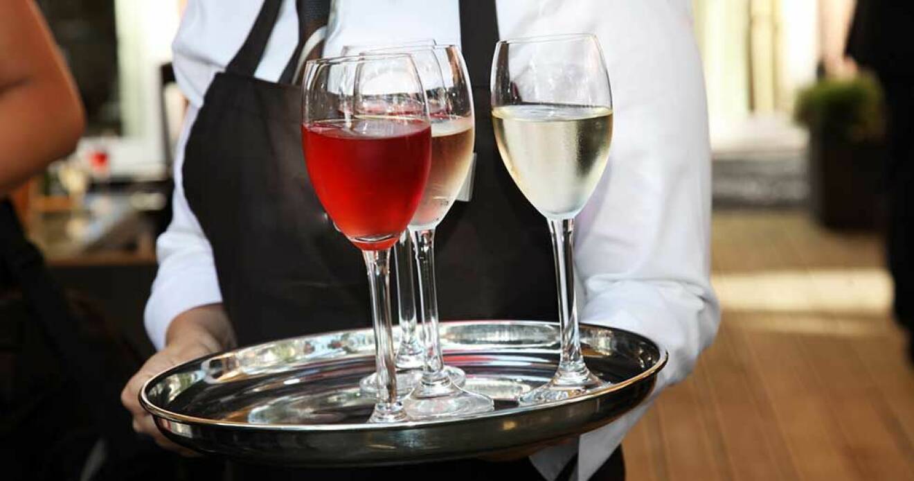 Väljer du rött eller vitt vin till middagen? Foto: IBL