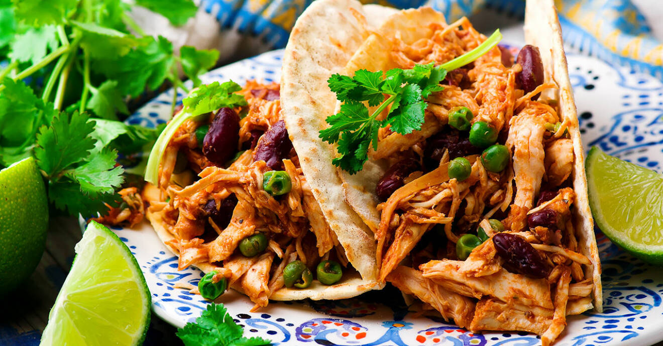 Kyckling och tacos är bland vår populäraste helgmat. Foto: Shutterstock