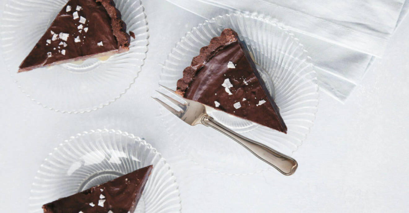Chokladkaka med karamellfyllning och flingsalt