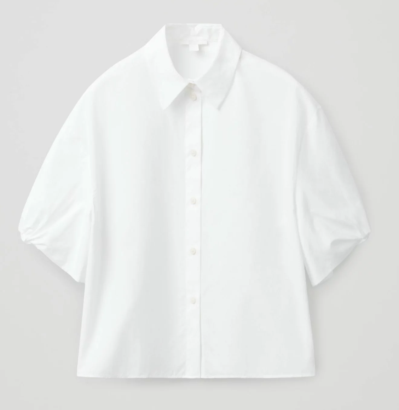 https://www.cosstores.com/en_sek/women/womenswear/shirts/product.puff-sleeve-boxy-cotton-shirt-white.0888170001.html