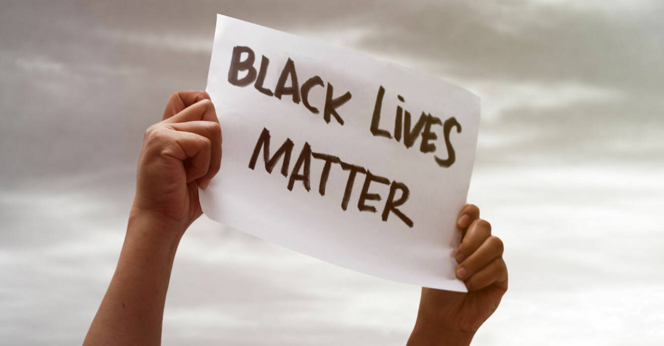 EN skylt med texten Black lives matter