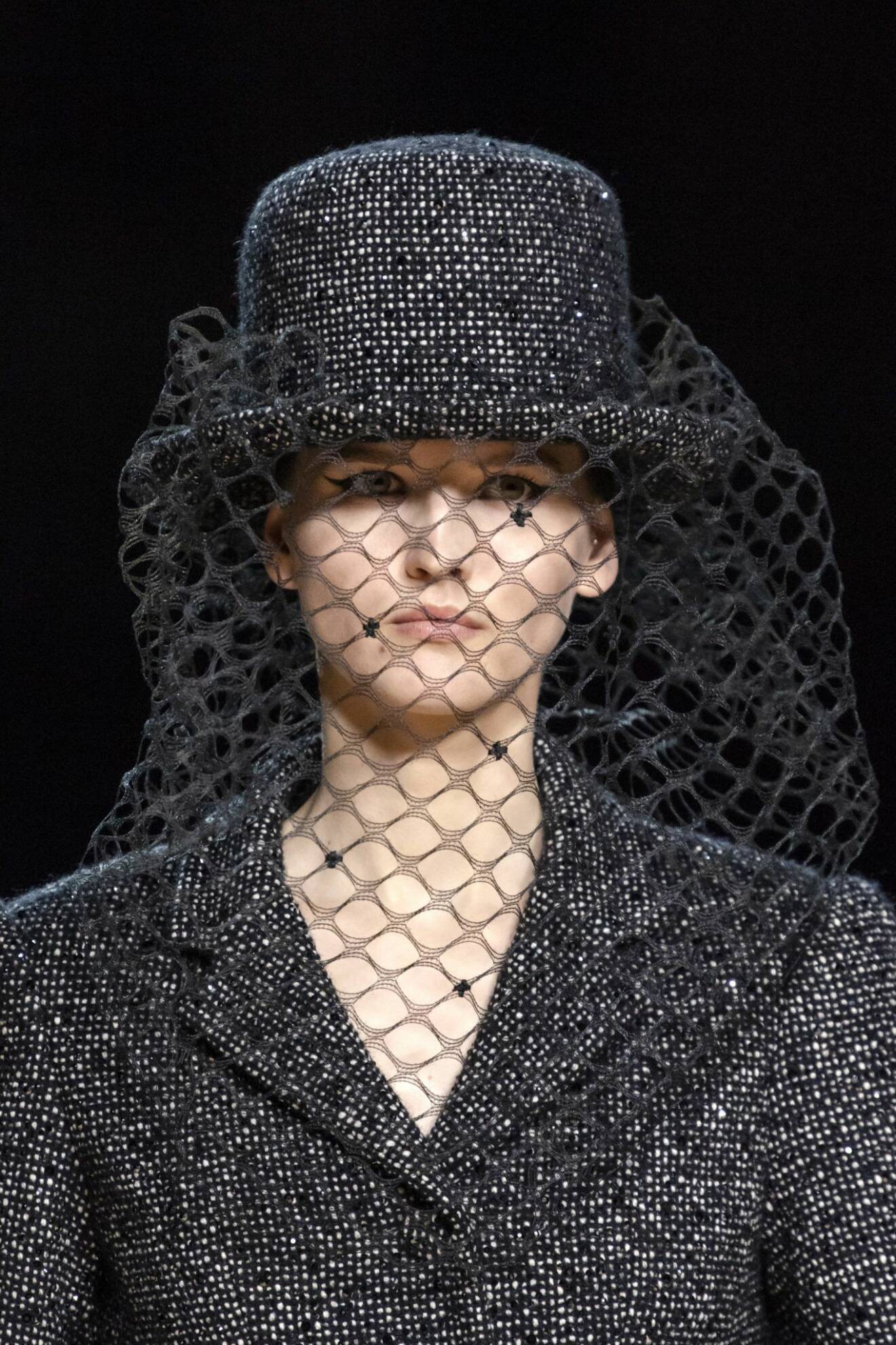 Marc Jacobs veil-trend