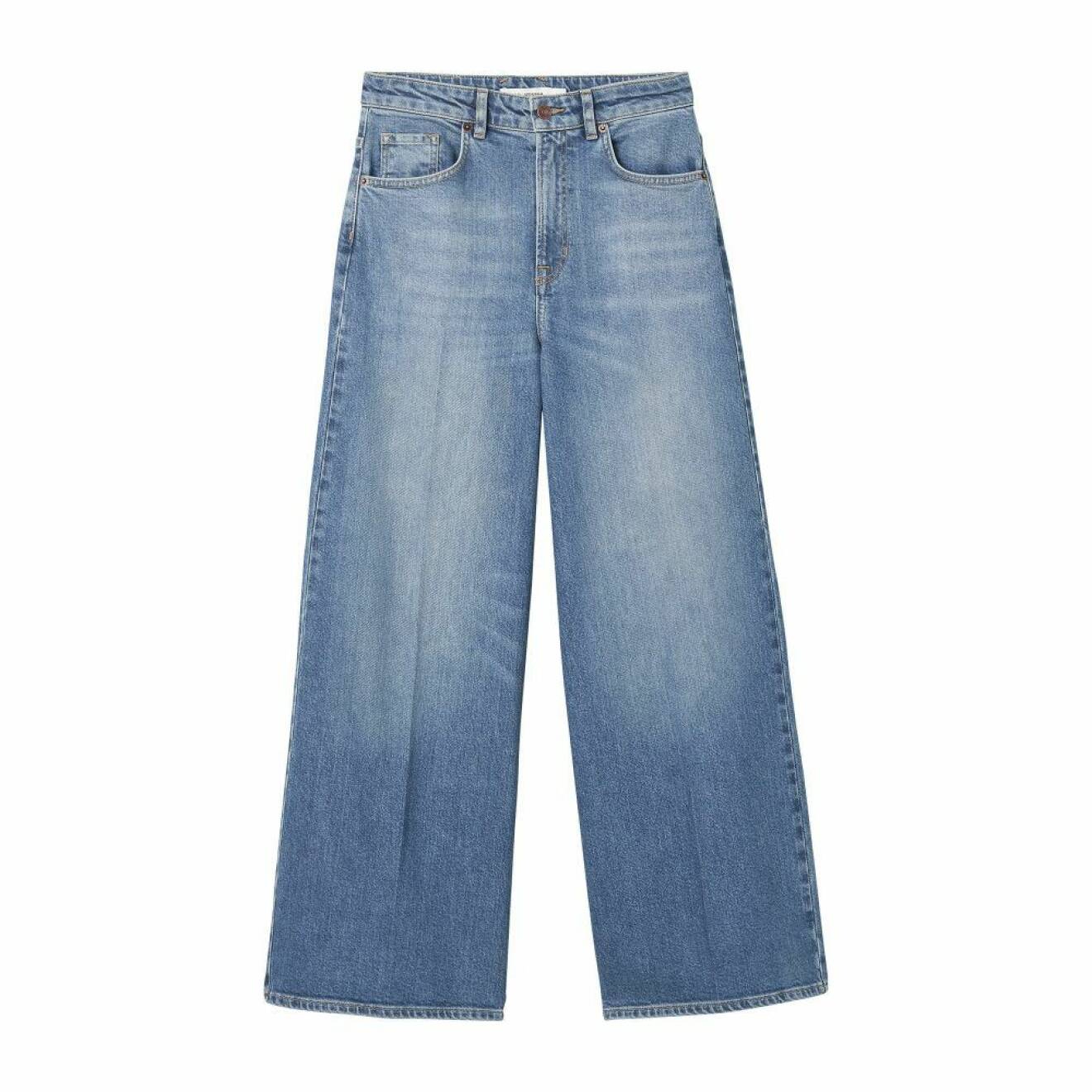 Jeans med utsvängda ben från Carin Wester till sommaren 2020