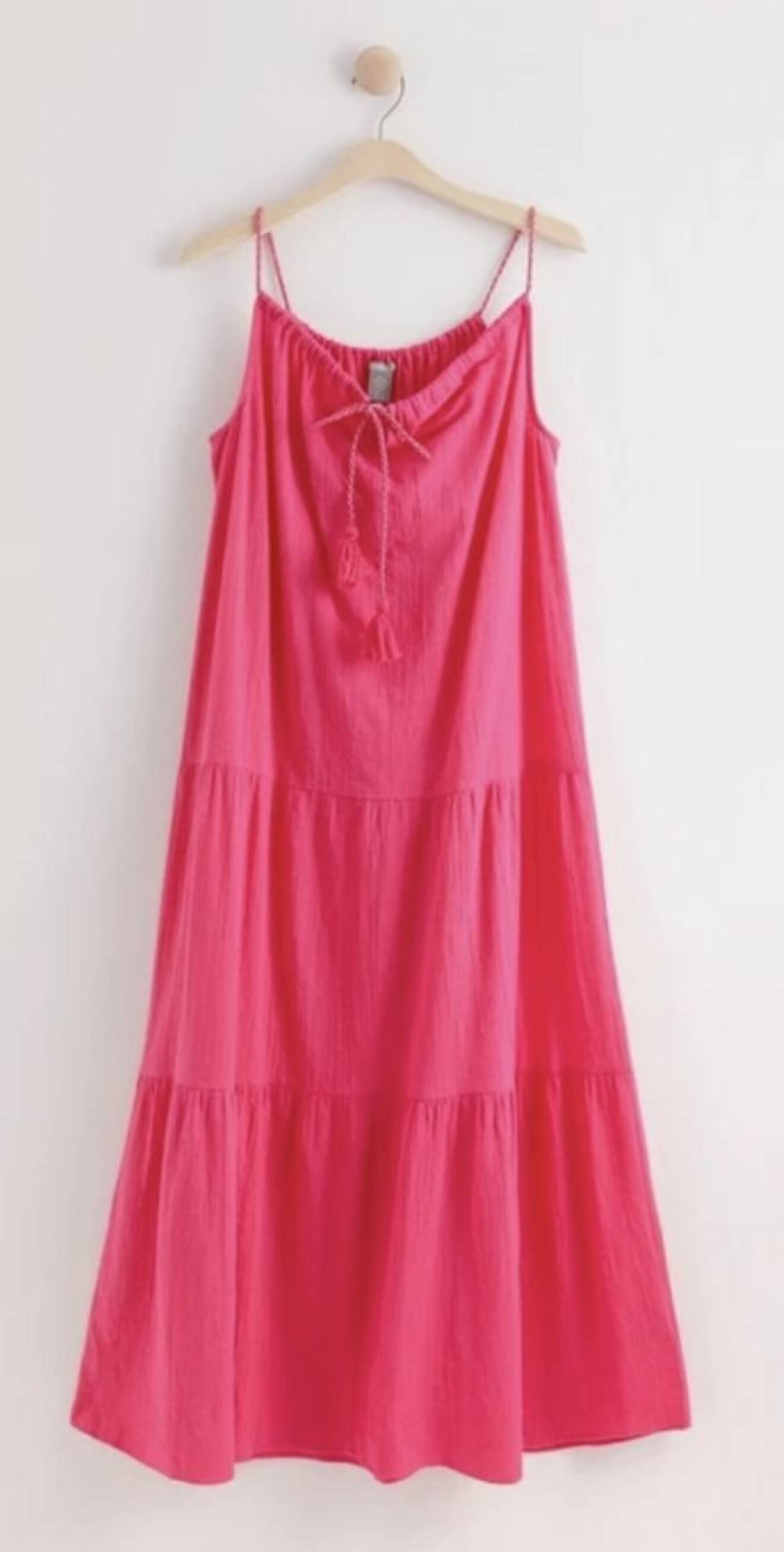 Långklänning i rosa från Lindex.