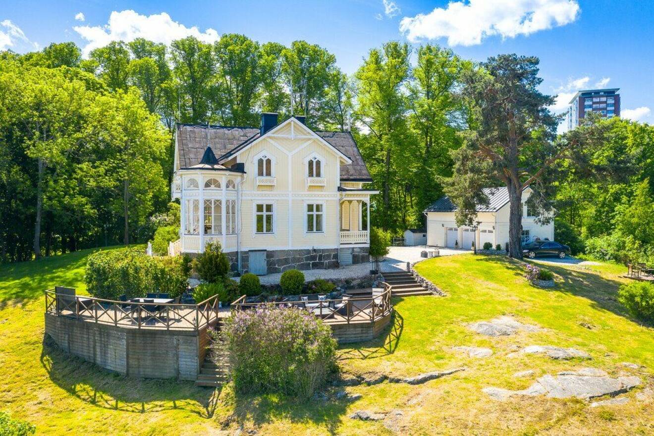 Huset som inspirerat Pippi Langstrums Villa Villekulla i Nacka, Stockholm, till salu
