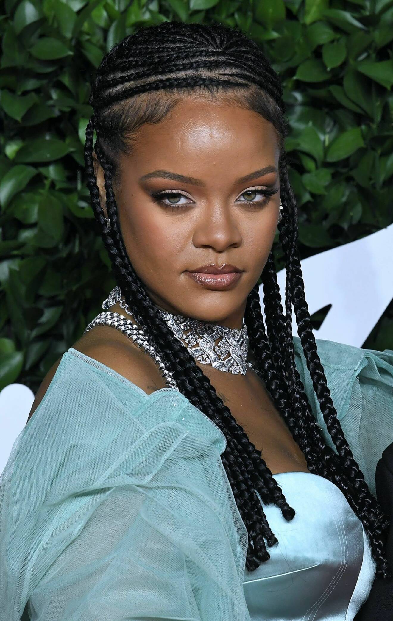 Rihanna i flätor