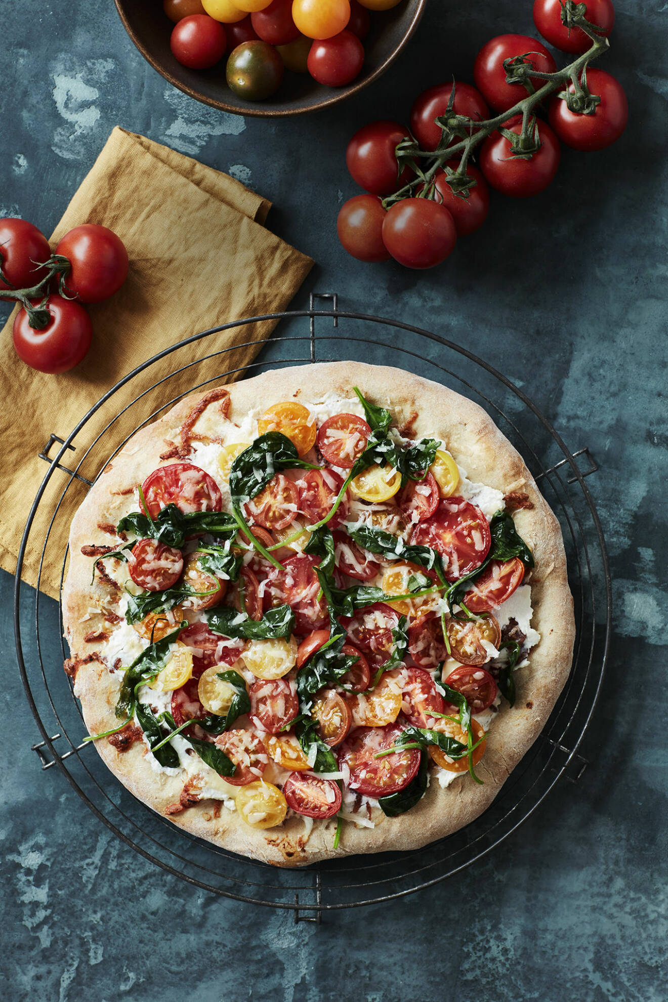 Recept durumpizza med ricotta och tomater