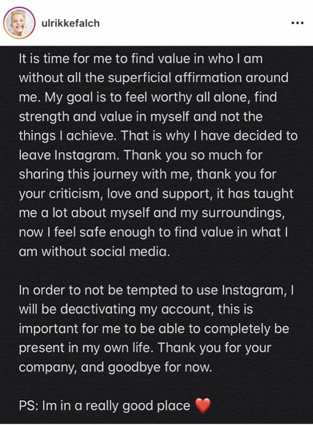 Ett inlägg på Instagram med vit text på svart bakgrund