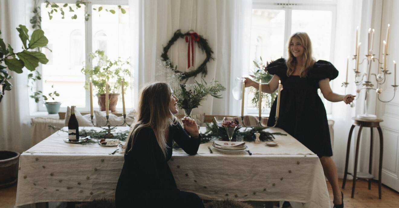 Sofia Wood och Elsa Billgren juldukning och julpynt hemma hos Elsa Billgren
