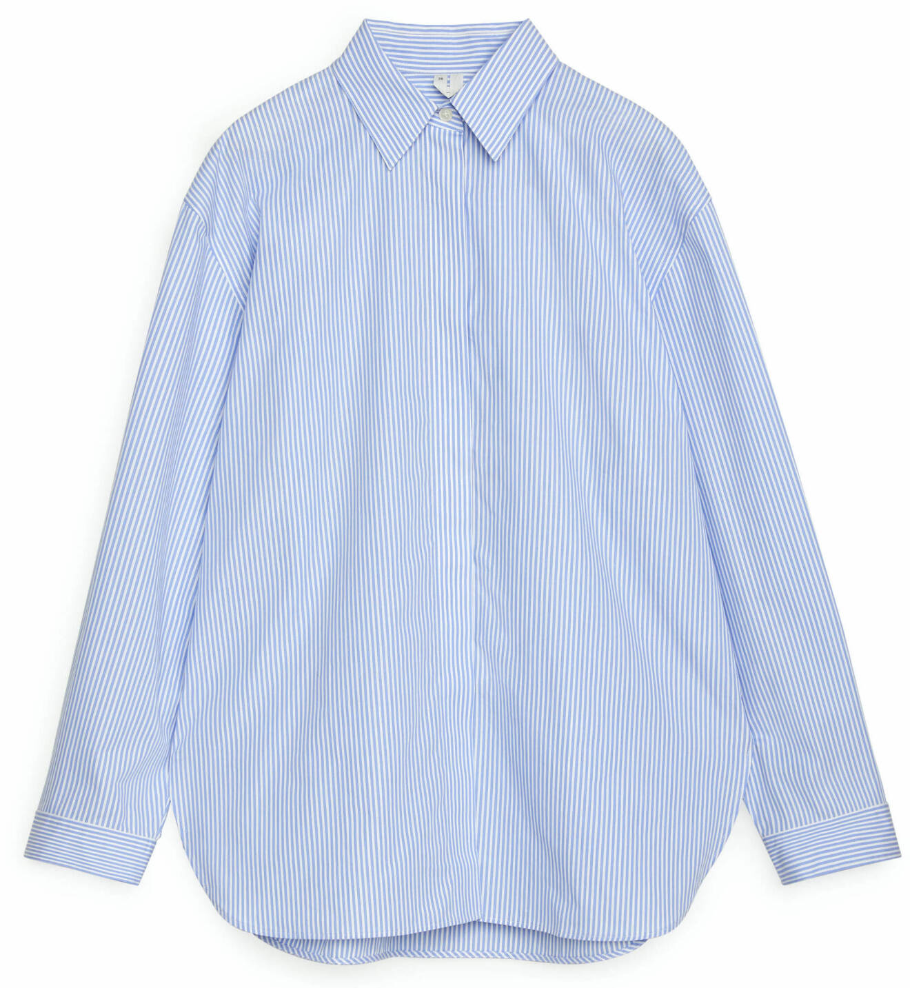Oversized skjorta med ränder i ljusblått och vitt från arket.