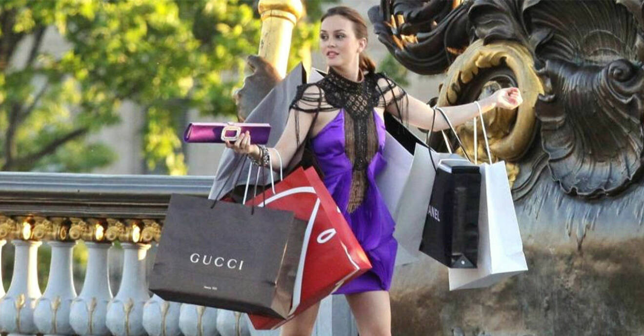 Blair i Gossip Girl bär på massa shoppingpåsar