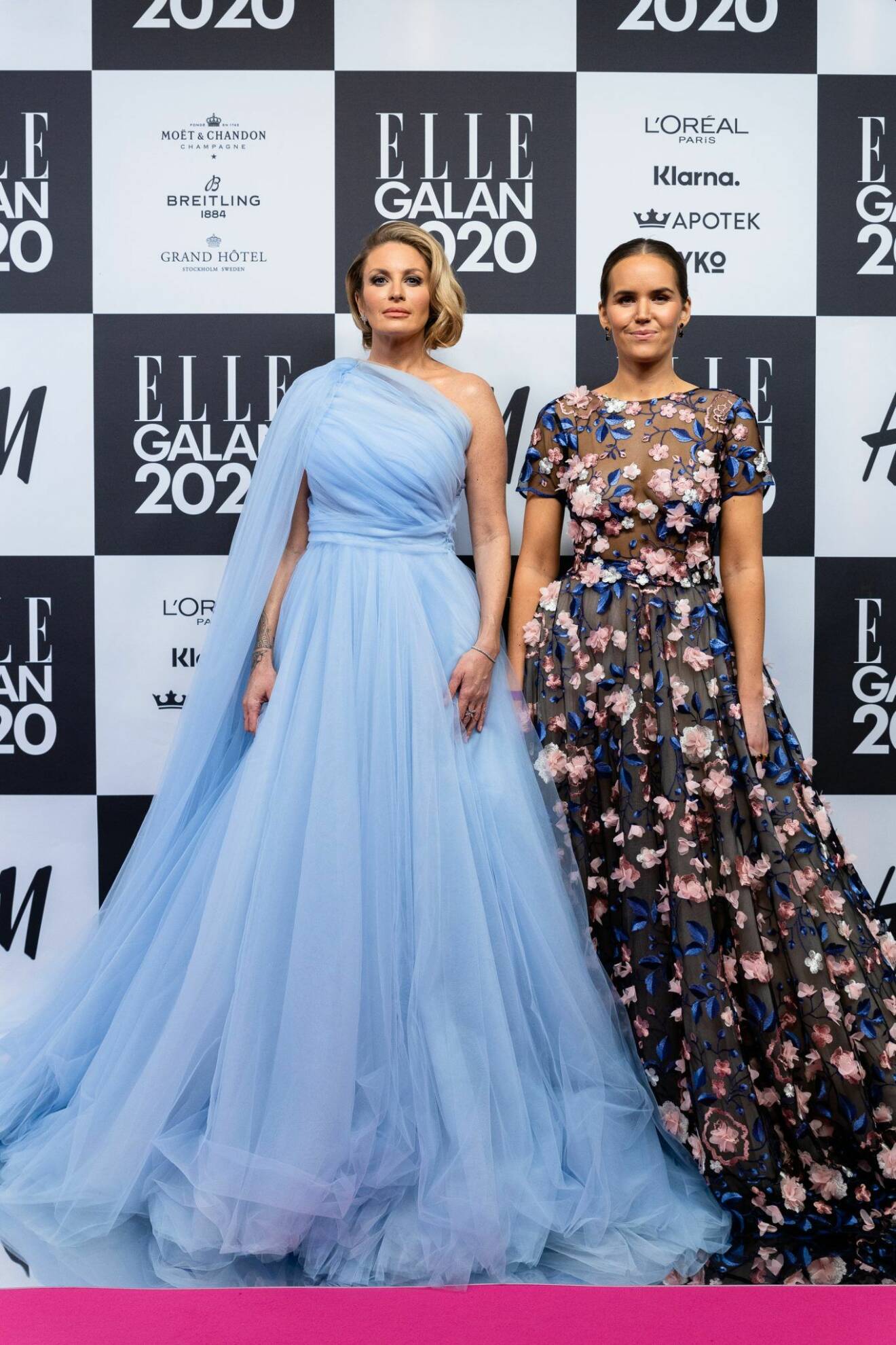 Carolina Gynning och Frida Jonsvens på röda mattan på elle-galan 2020