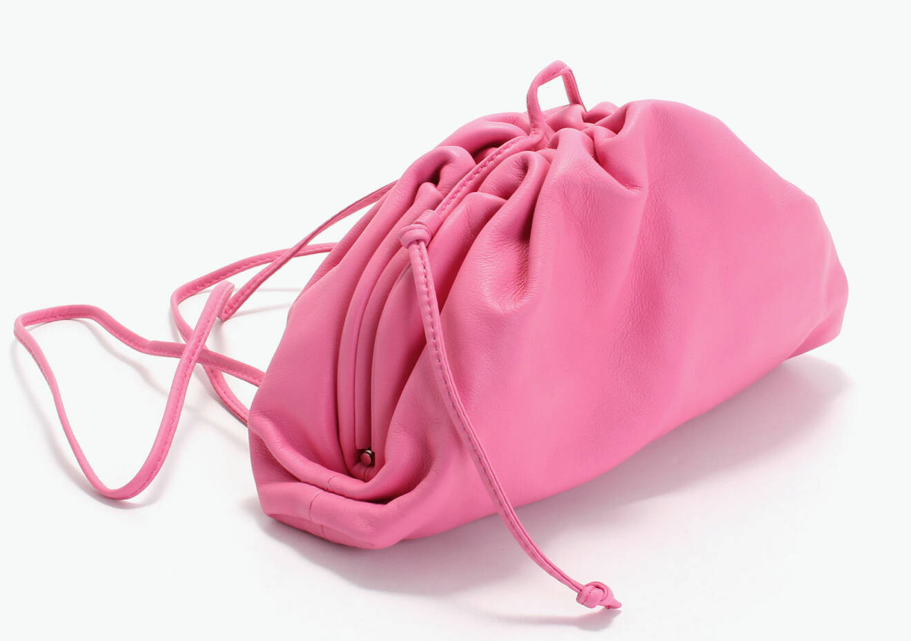 rosa väska från Bottega Veneta.