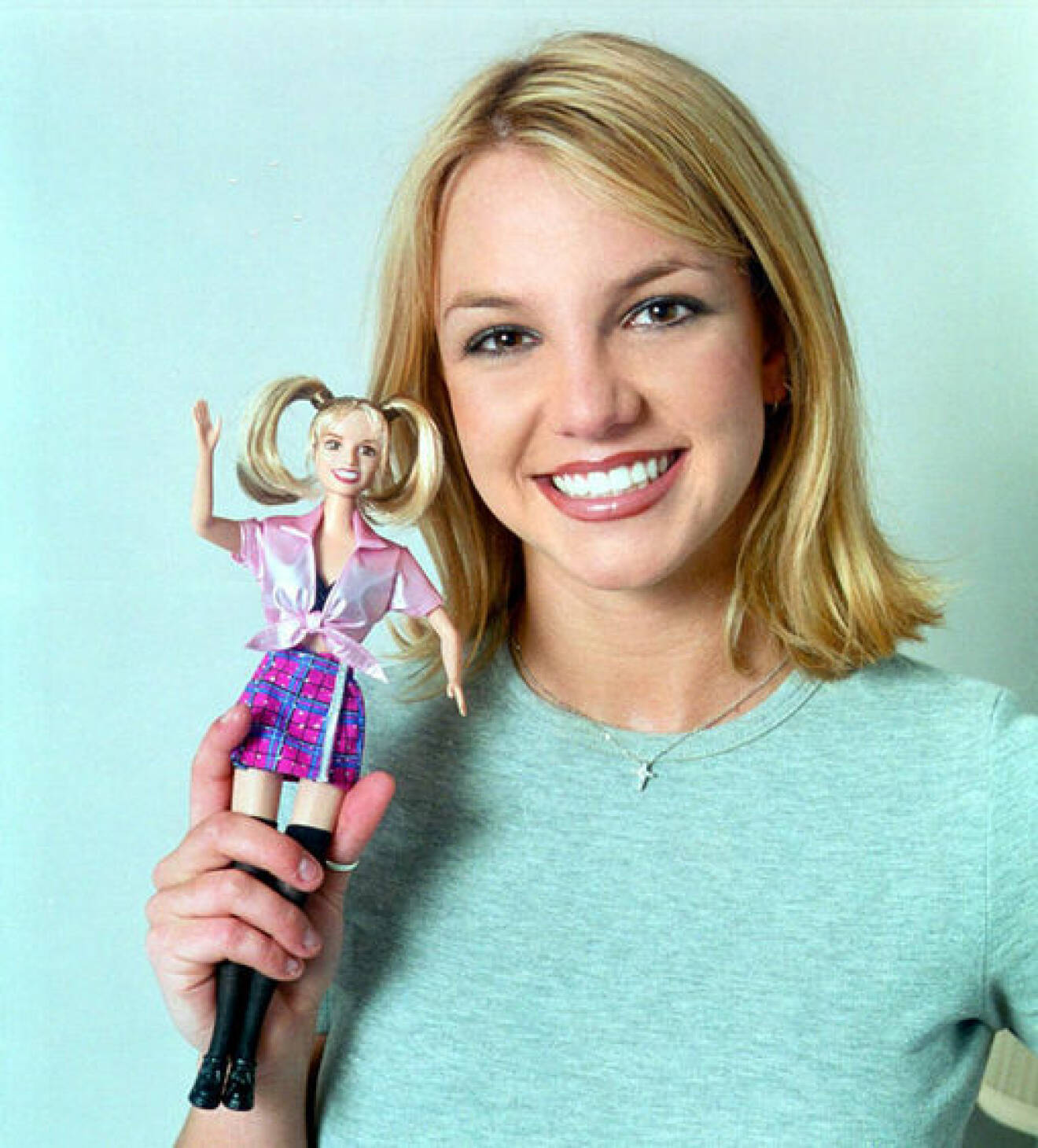 Britney med docka