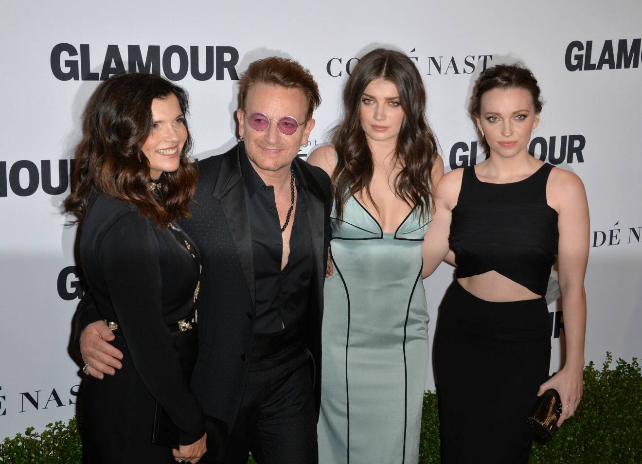 Bono tillsammans med dottern Eve från Behind Her Eyes.