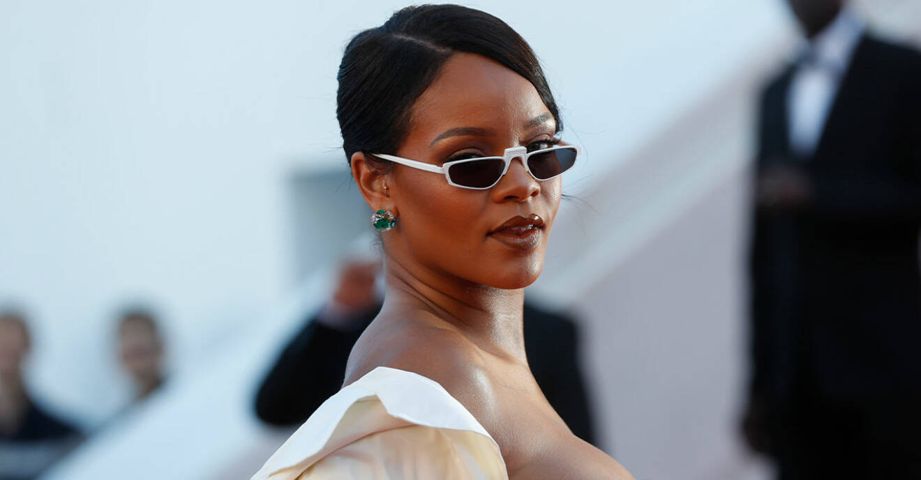 Rihanna backar Stop asian hate-rörelsen, klädde ut sig på demonstrationen 4 april 2021.
