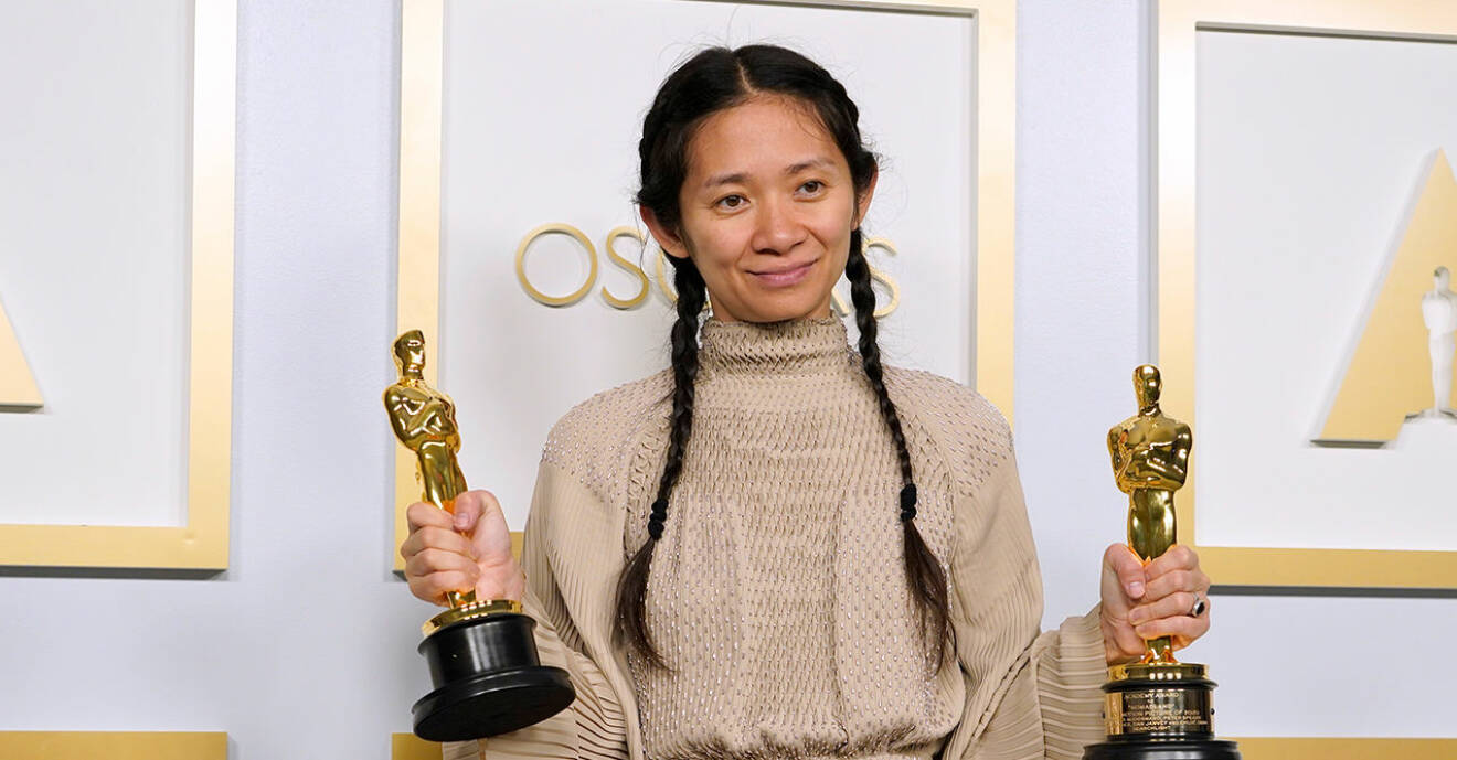 Chloé Zhao vann en Oscar för bästa regi med Nomadland – skriver historia