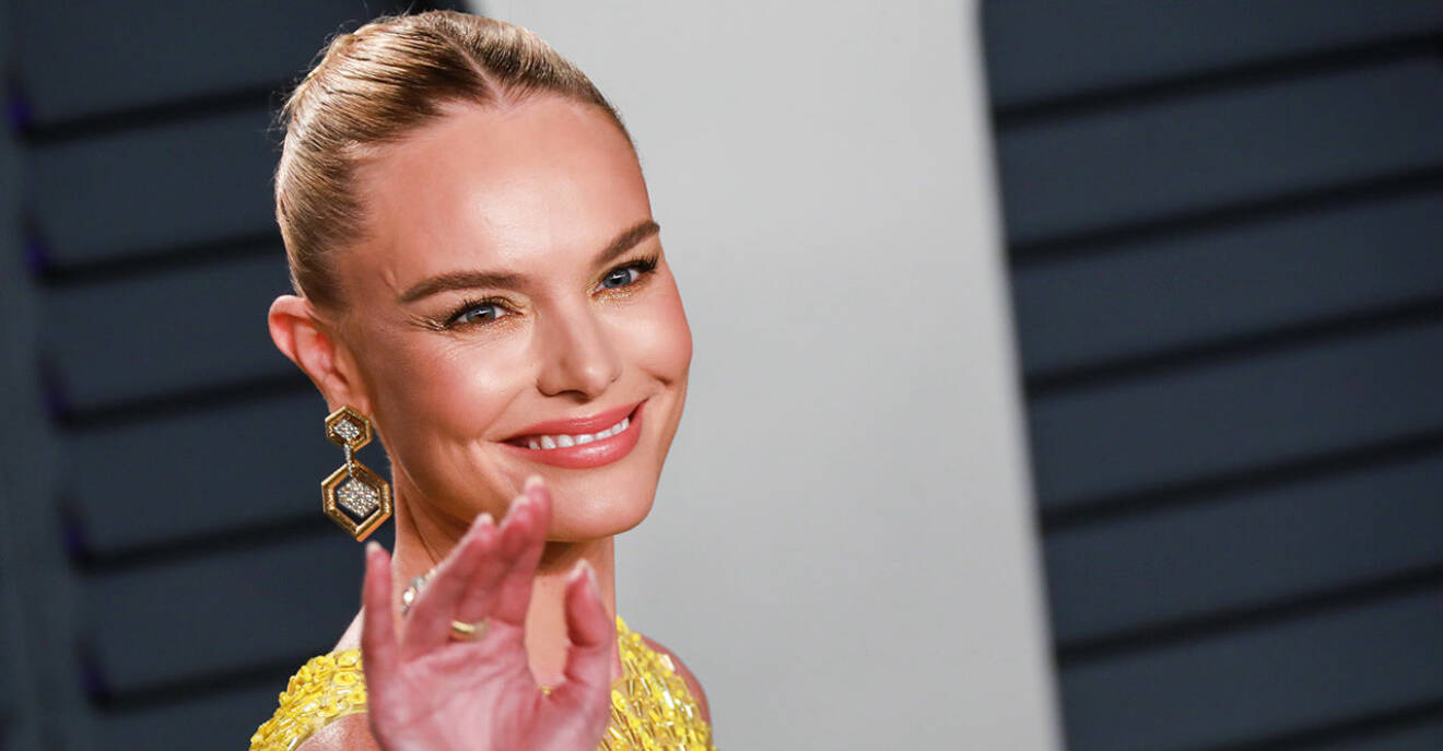 Kate Bosworth ler på röda mattan