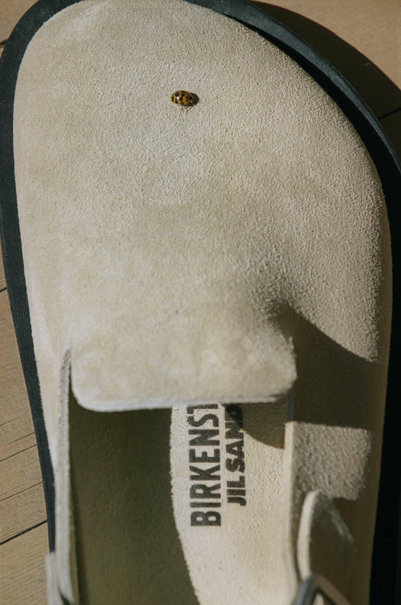 sandfärgade sandalen Berlin från Birkenstock x Jil Sander.