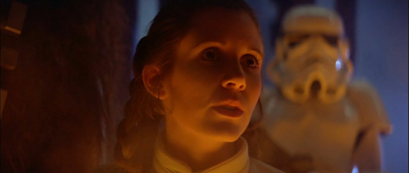 Klassisk filmscen mellan Leia och Han Solo
