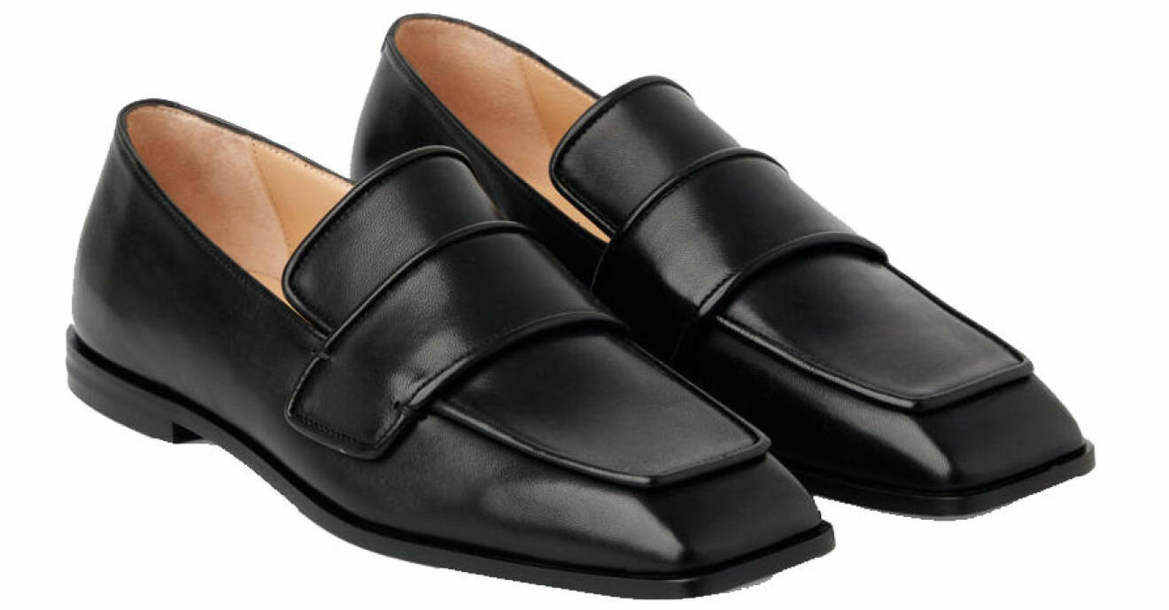 svarta loafers med kantig tå från cos.