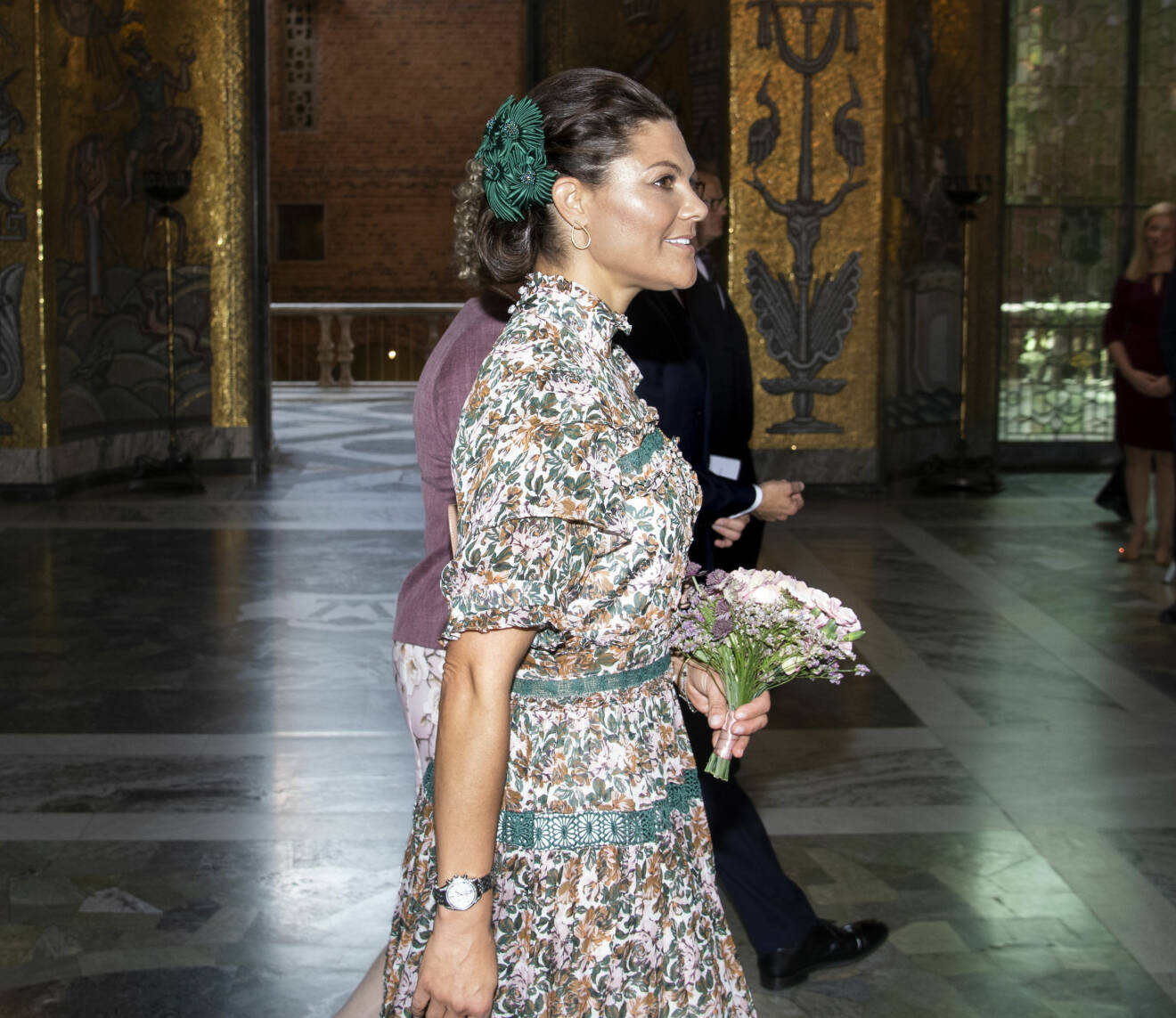 Kronprinsessan Victoria i Stockholms stadshus i klänning från By Malina
