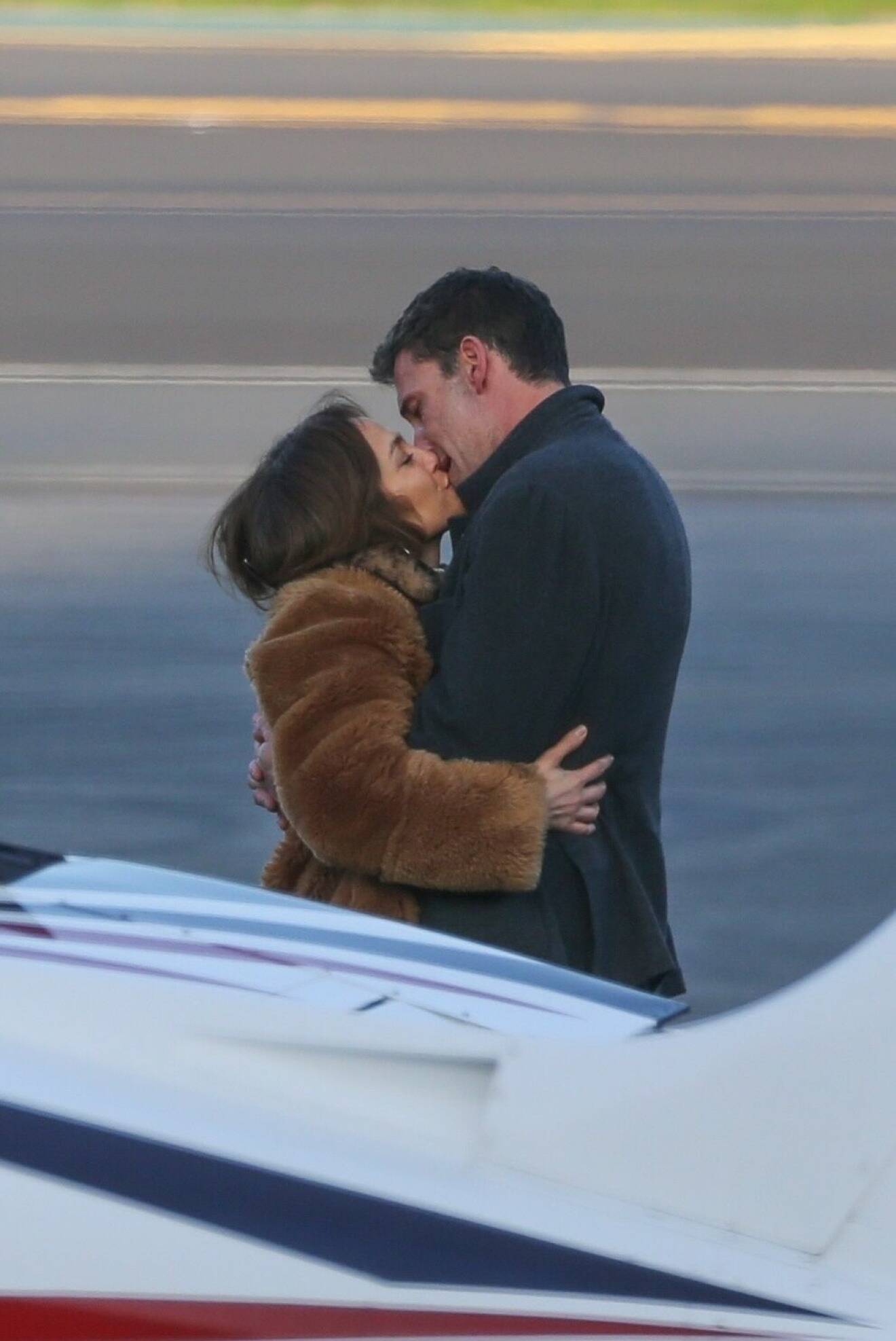 Jennifer Lopez och Ben Affleck kiss