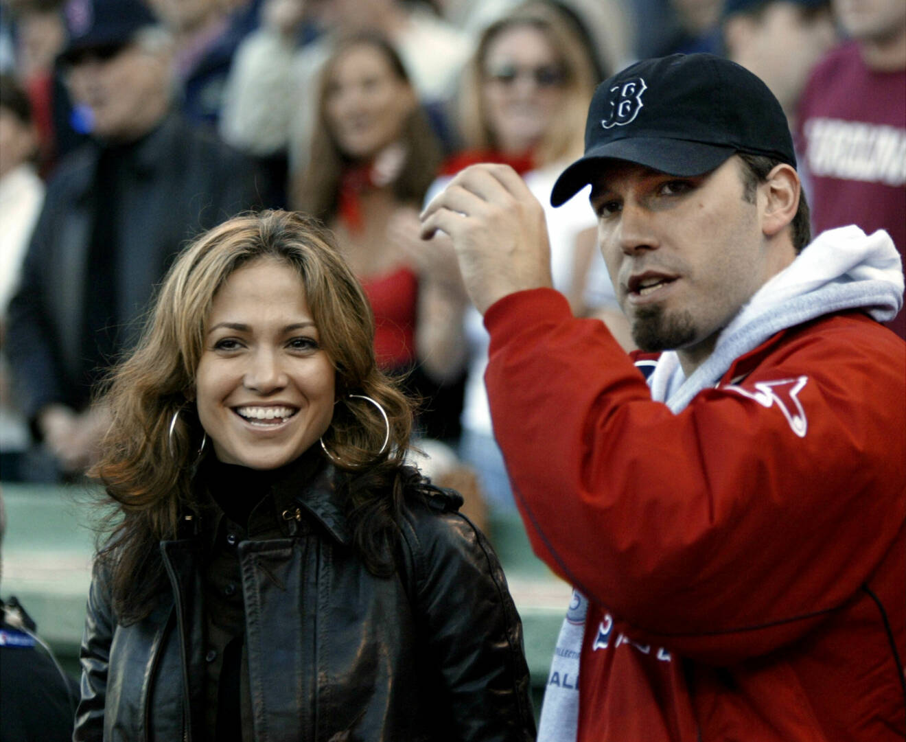 Jennifer Lopez och Ben Affleck på baseballmatch i oktober 2003.