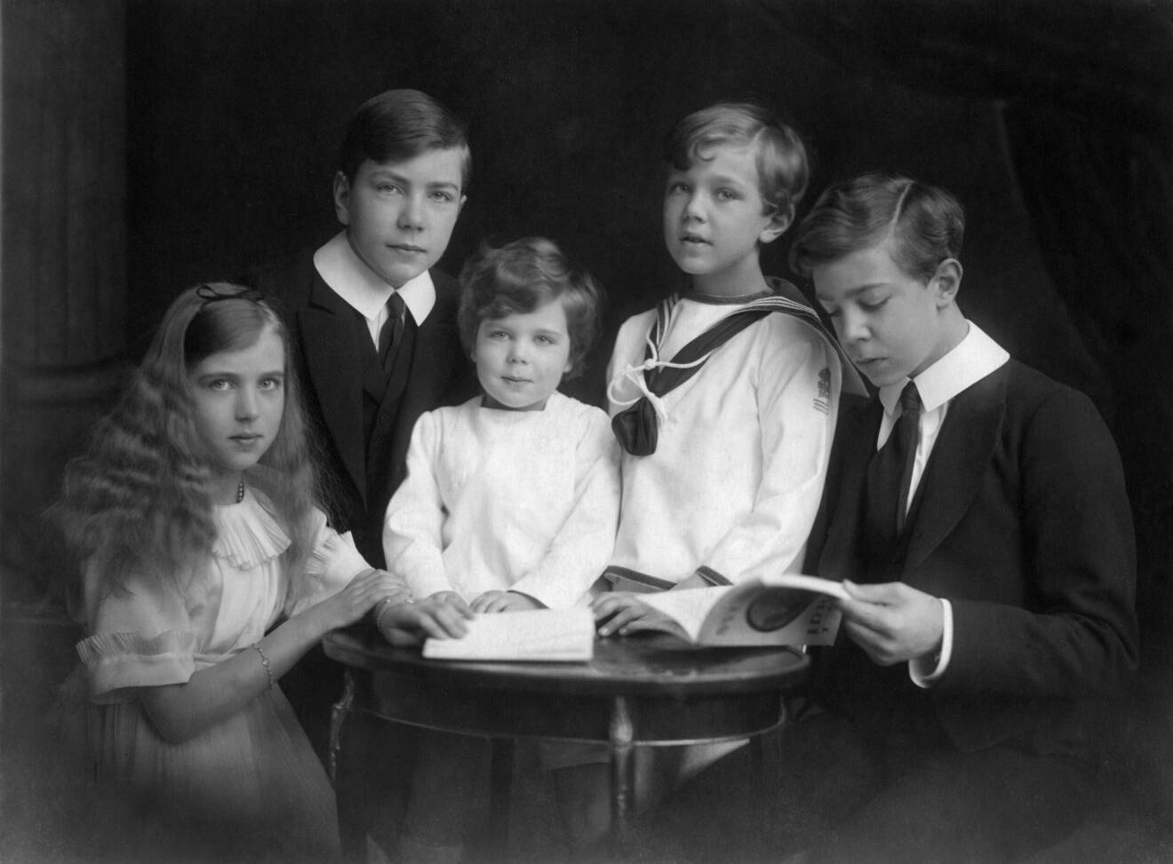 Ingrid, Sigvard, Carl Johan, Bertil och Gustaf Adolf.