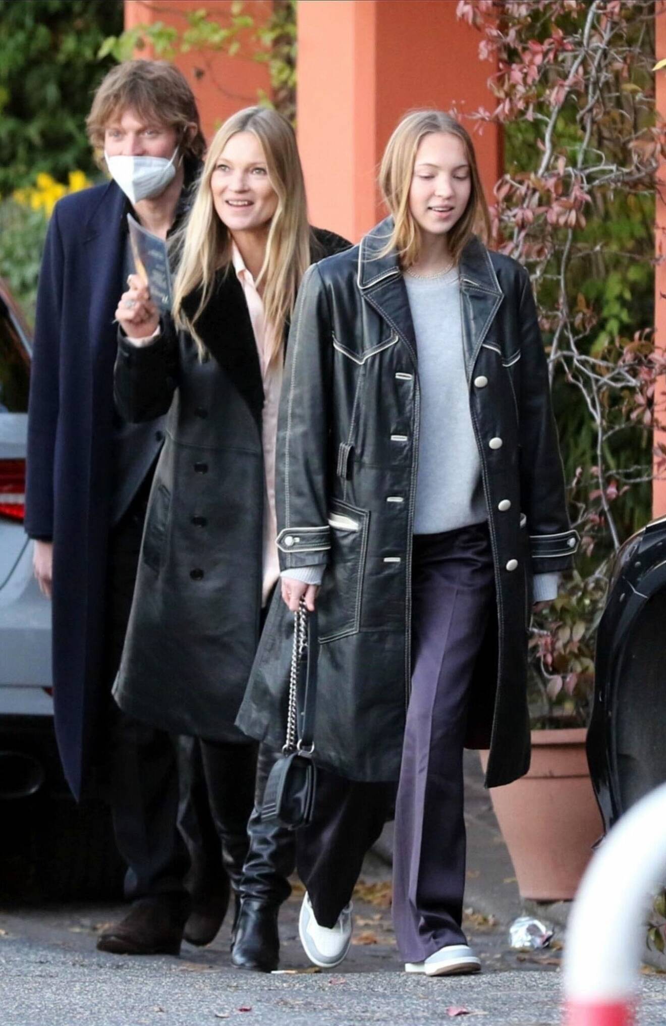 Kate Moss och Lila Moss i Rom december 2020.