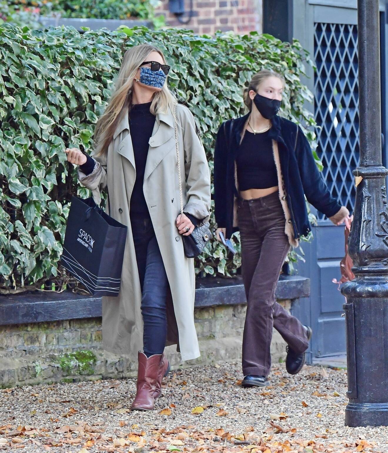 Kate och Lila Moss i London hösten 2020.