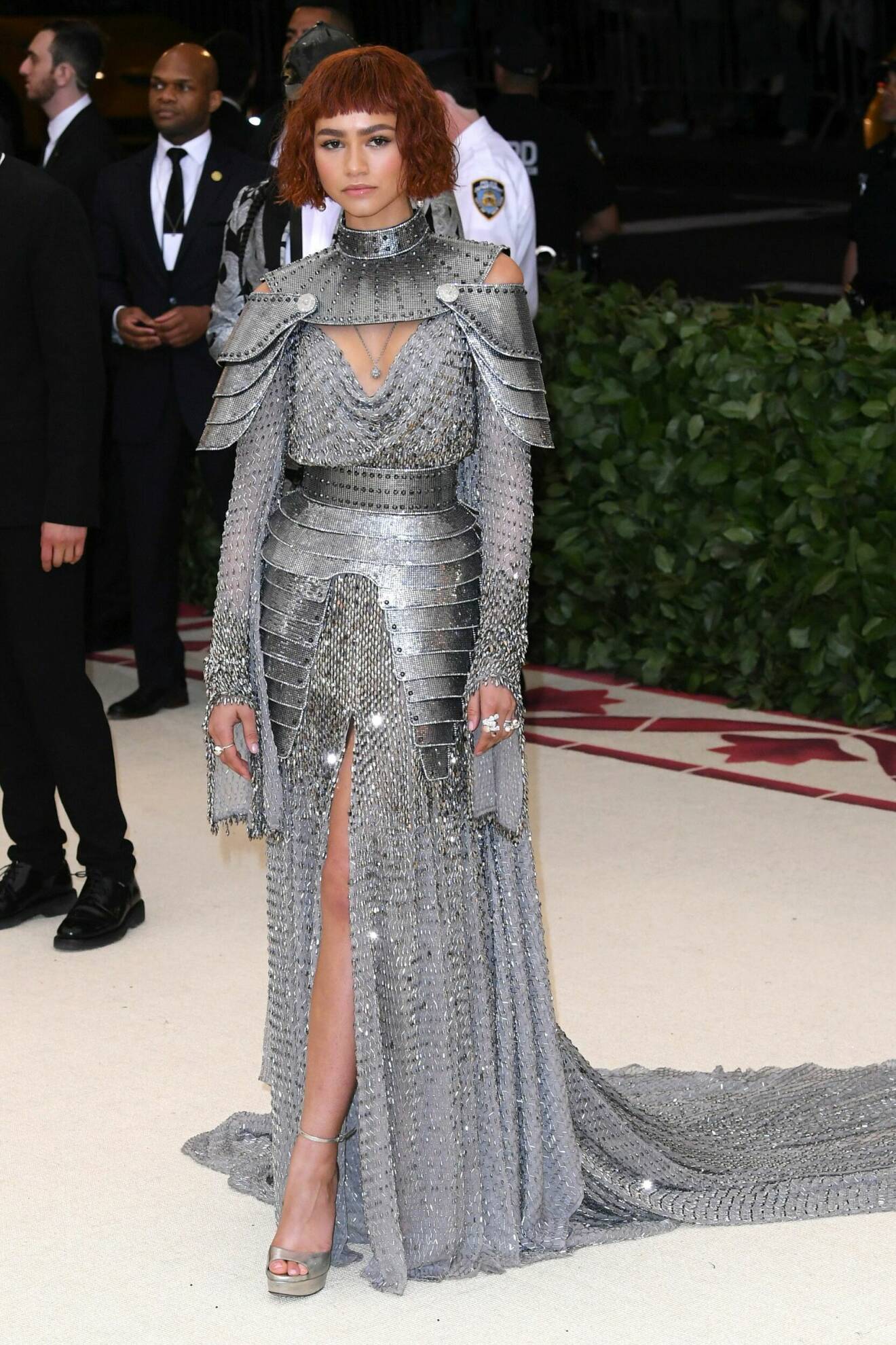 Zendaya i en Joan of Arc-inspirerad klänning på Met-galan i maj, 2018.