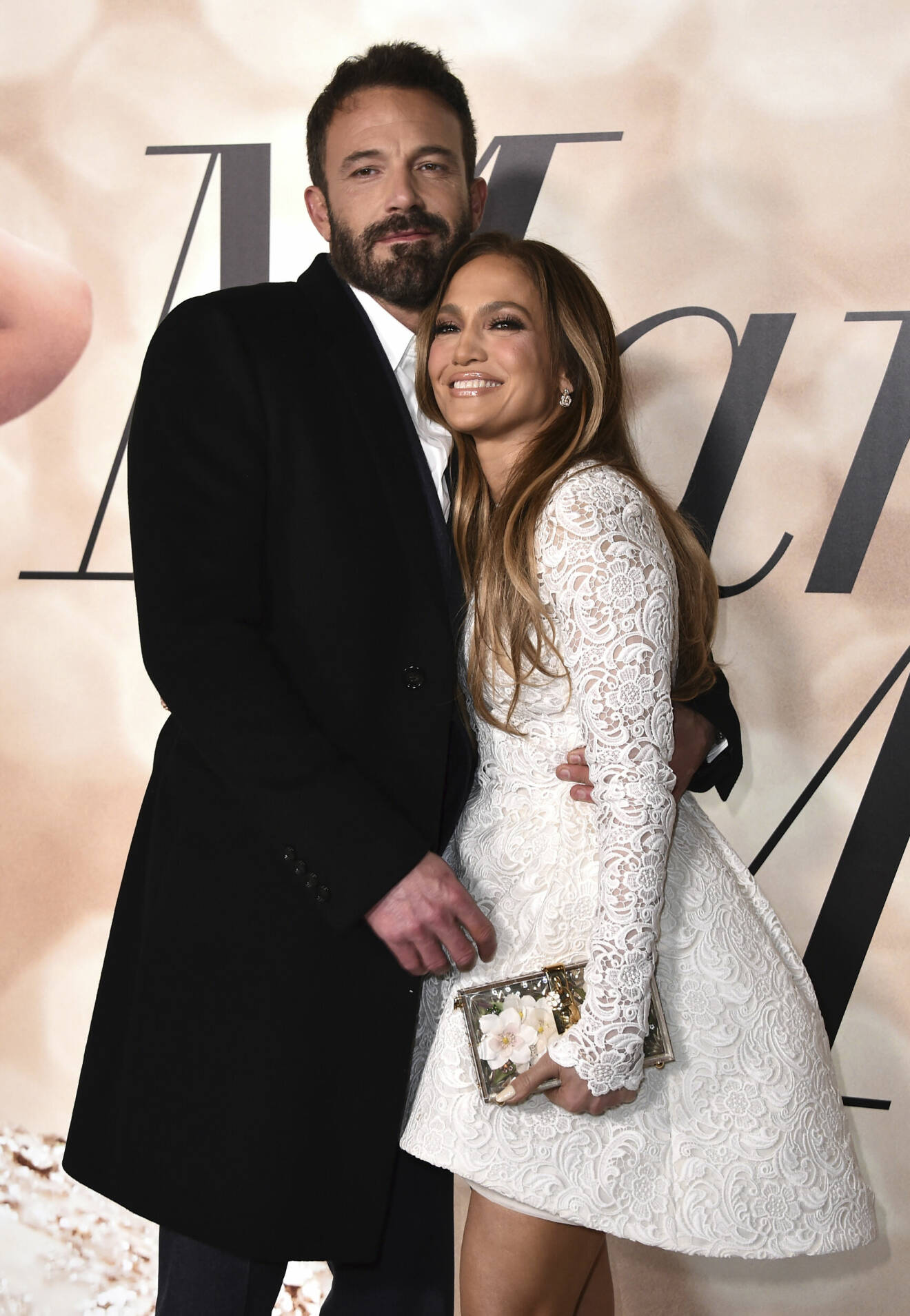 Jennifer Lopez och Ben Affleck kärleksfulla på röda mattan av Marry Me
