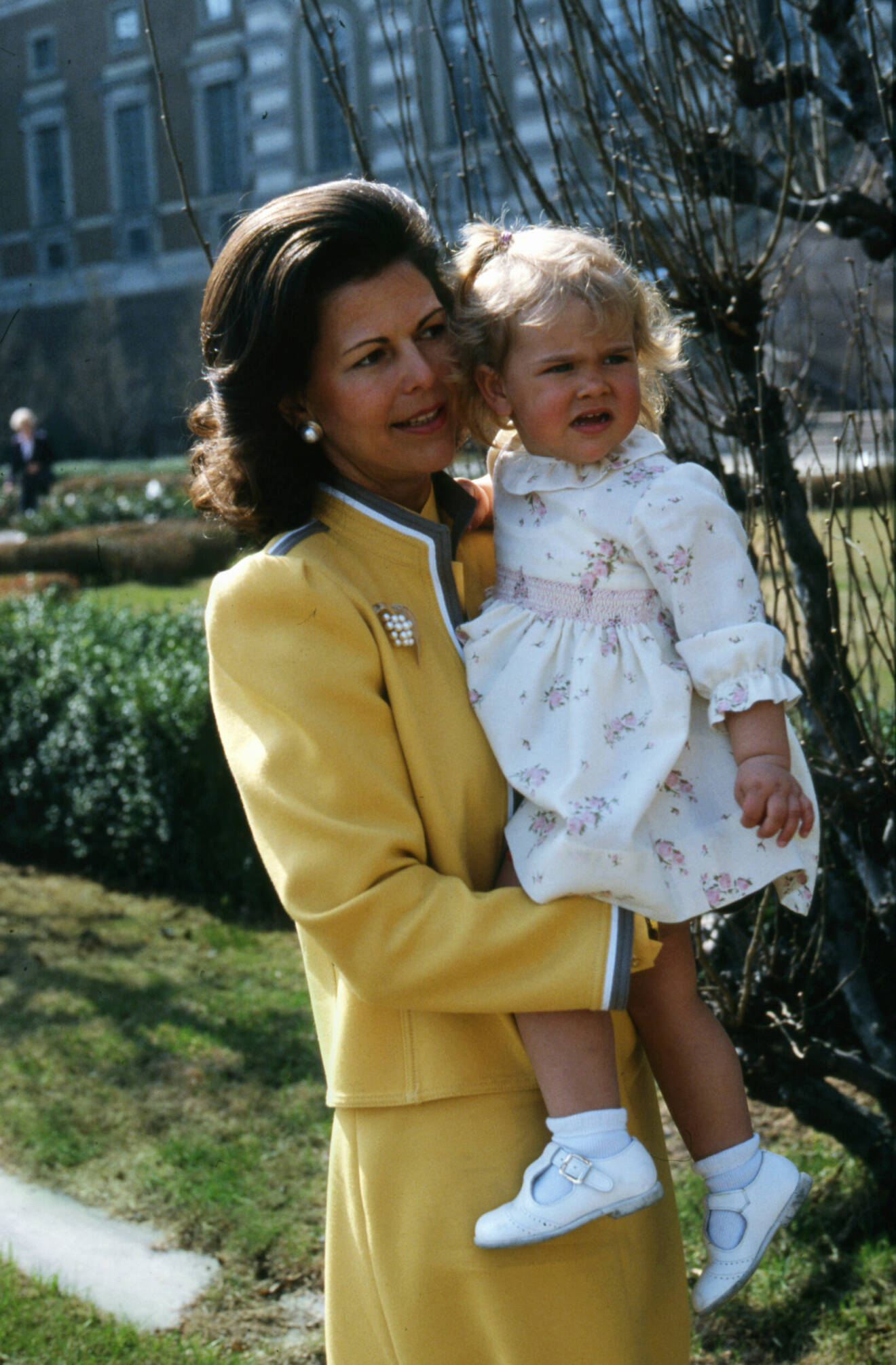 Prinsessan Madeleine och drottning Silvia i april, 1984.