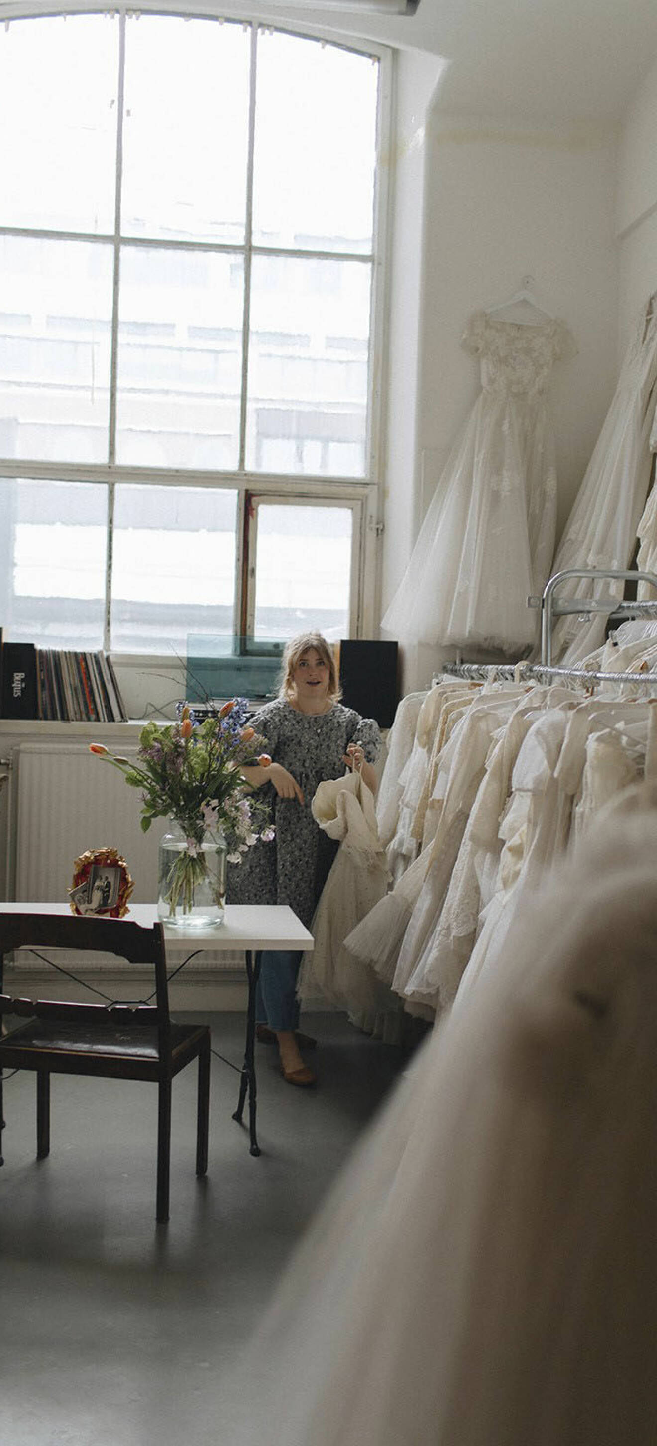 Elsa Billgren har hyrt ut vintageklänningar till svenska brudar sedan 2010
