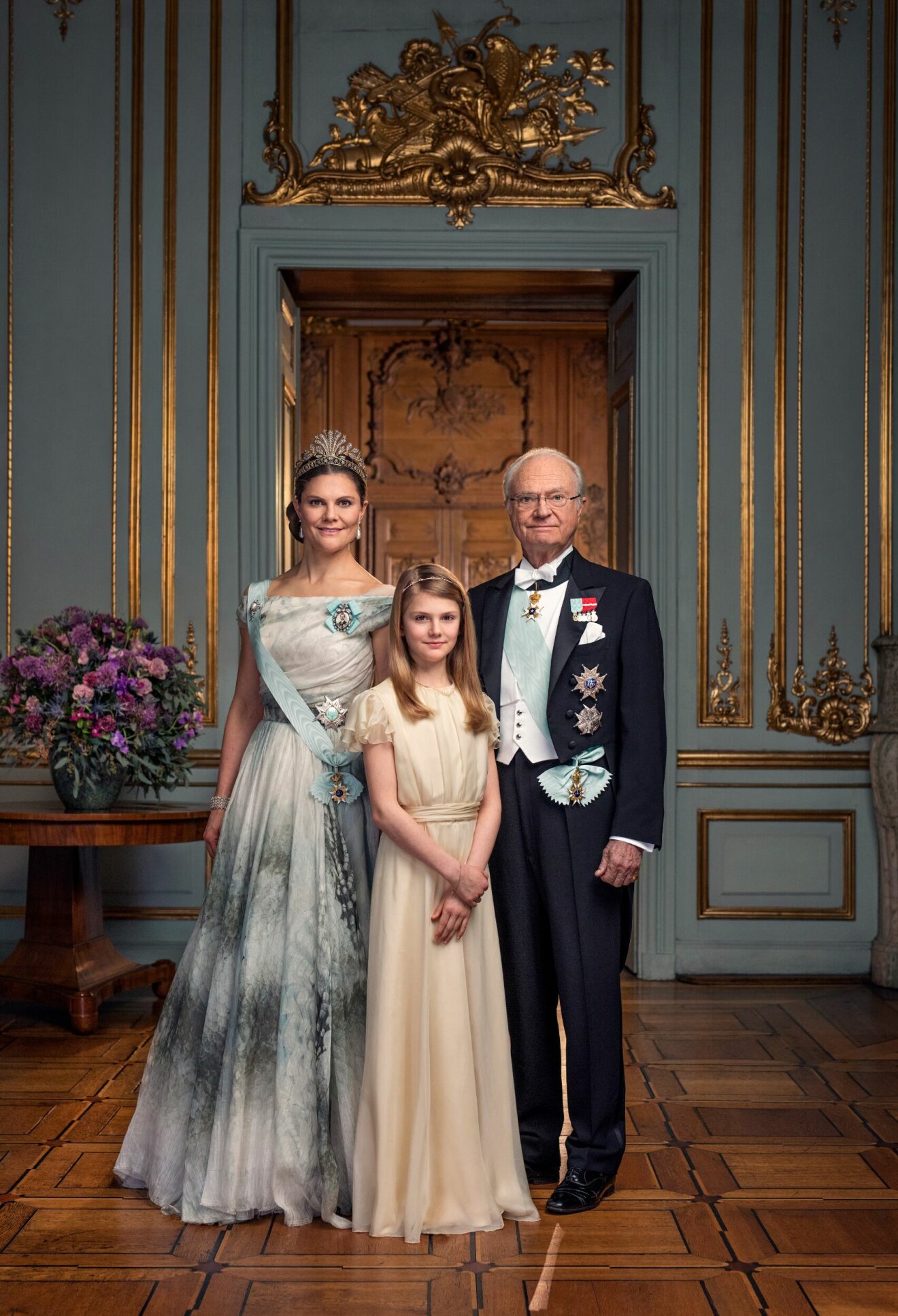 Kronprinsessan Victoria, kung Carl Gustaf och prinsessan Estelle.