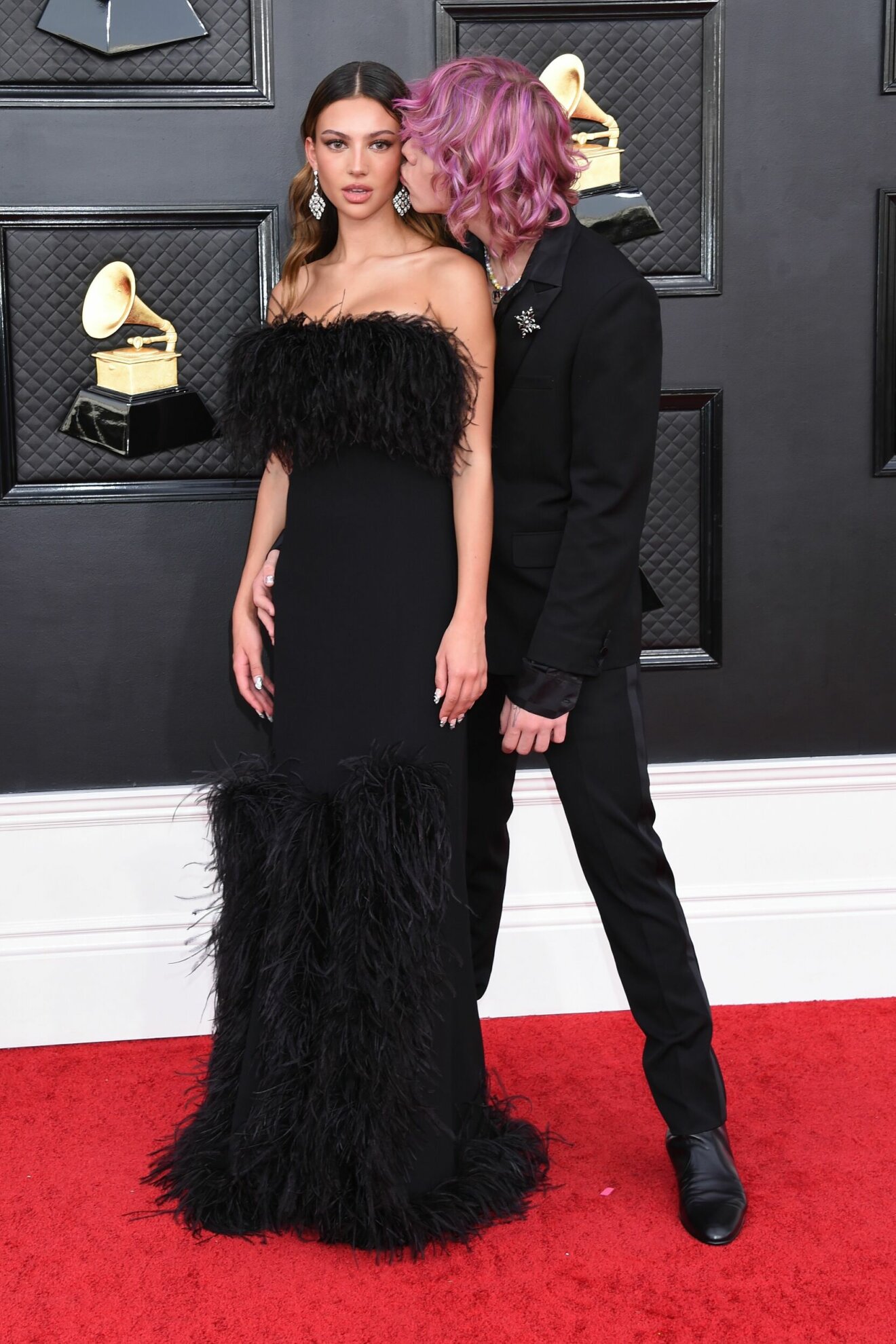 Kid Laroi och flickvännen Katarina Deme på Grammy awards 2022