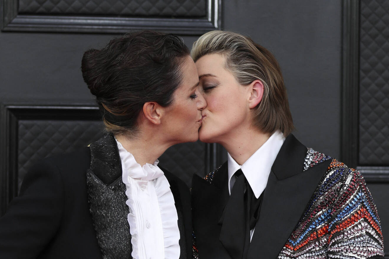 Brandi Carlile och frun Catherine Shepherd på Grammy awards 2022