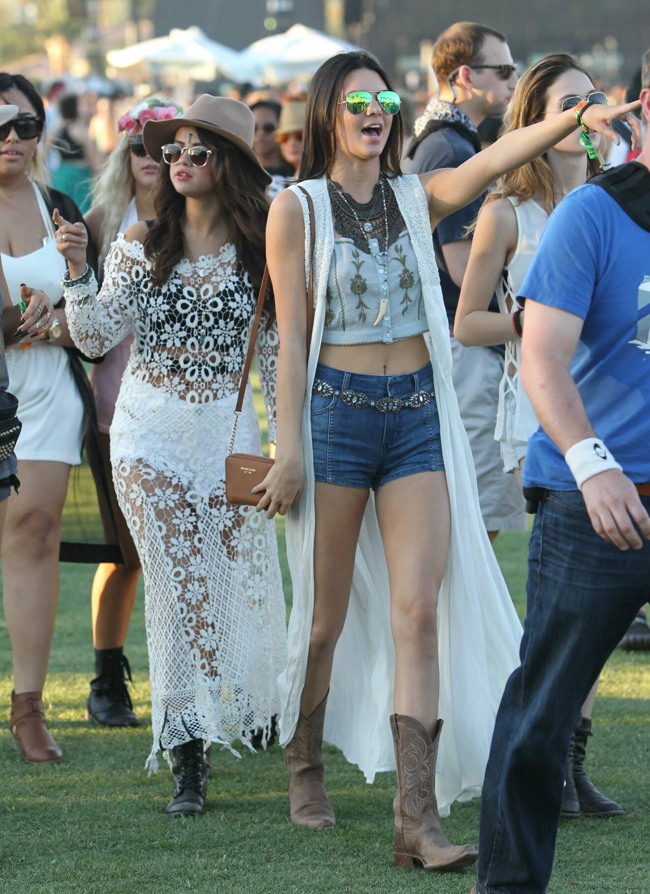 Selena Gomez och Kendall Jenner på Coachella
